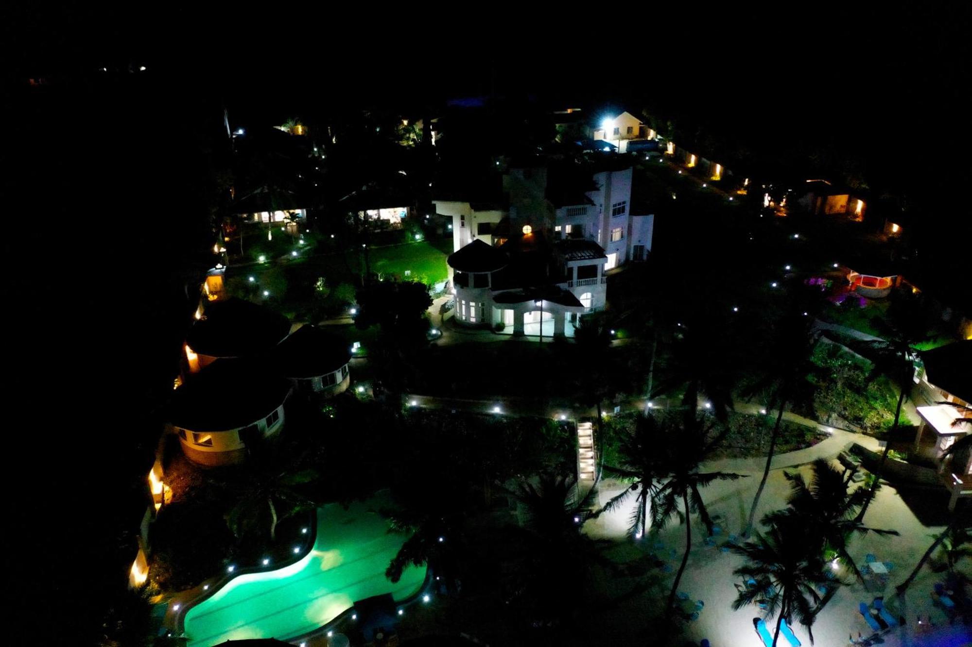 Vipingo Beach Resort Tezo ภายนอก รูปภาพ